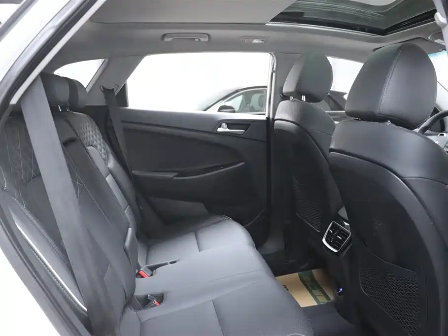Hyundai Tucson 2020 — фото 16