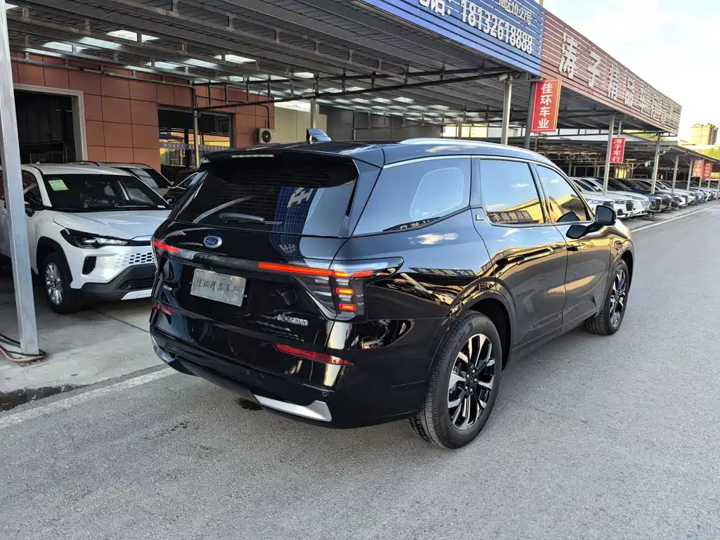 Ford Edge 2025 — фото 20