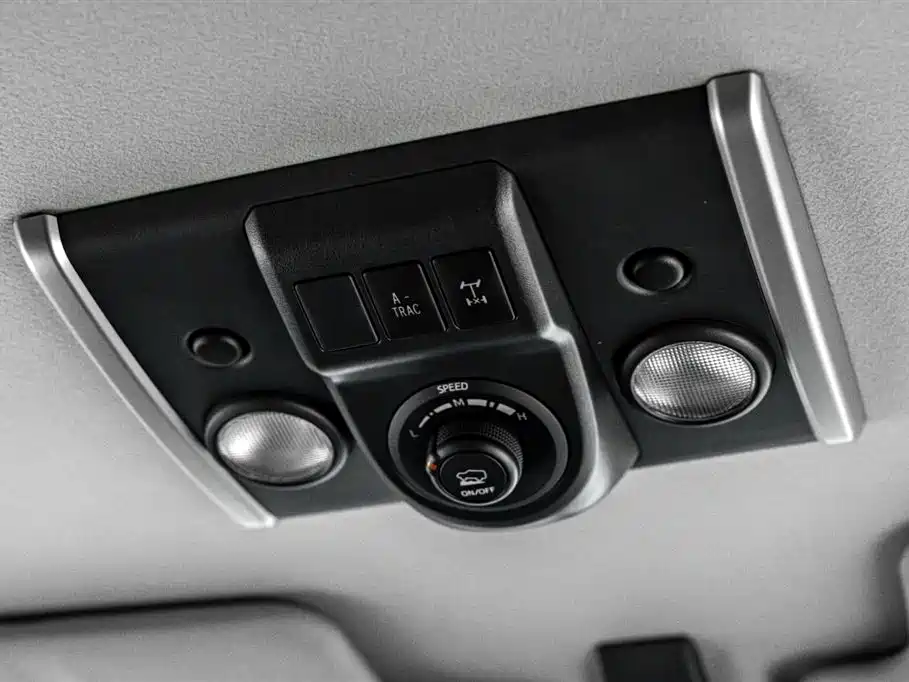 Toyota FJ Cruiser 2020 — фото 35