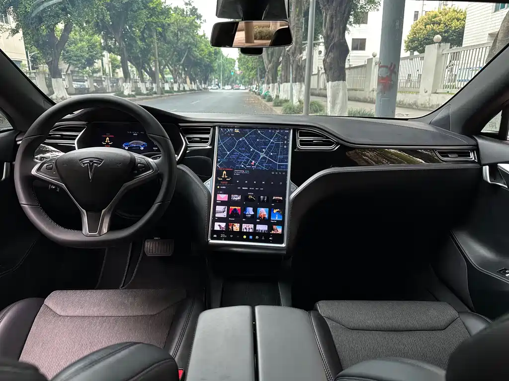 Tesla Model S 2017 — фото 6