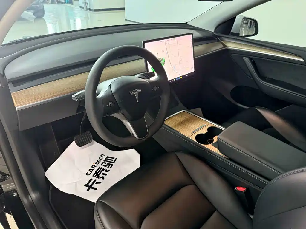 Tesla Model Y 2021 — фото 12