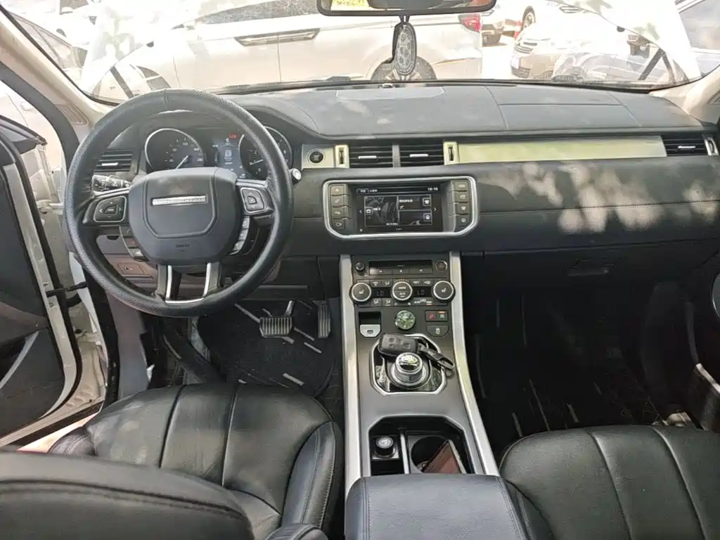 Land Rover Evoque 2017 — фото 10