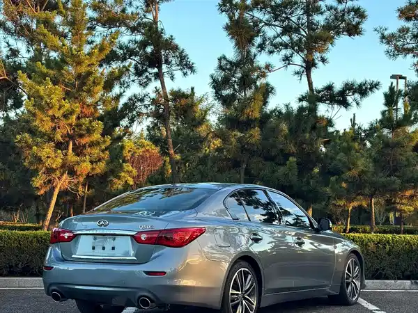 Infiniti Q50 2015