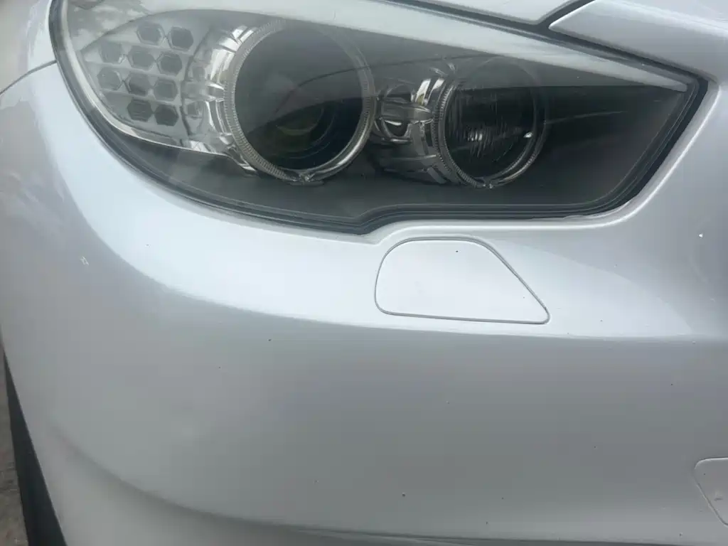 BMW 5 Series GT 2011 — фото 9
