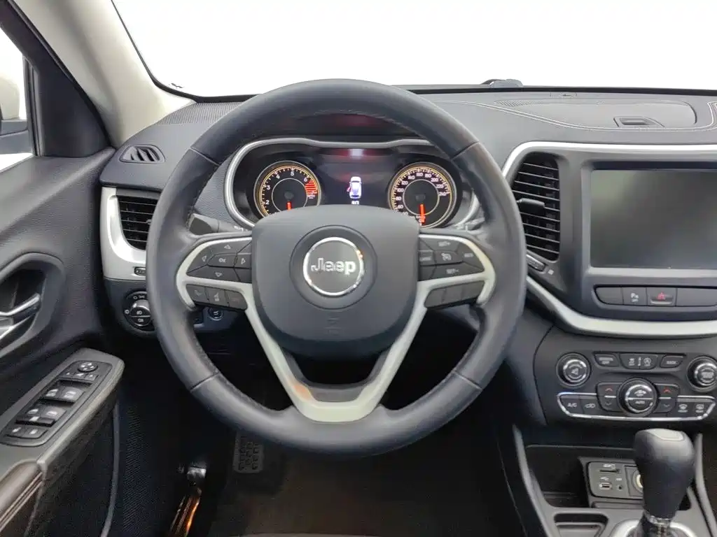Jeep Cherokee 2021 — фото 11