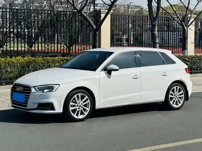 Audi A3 2020 — фото 1