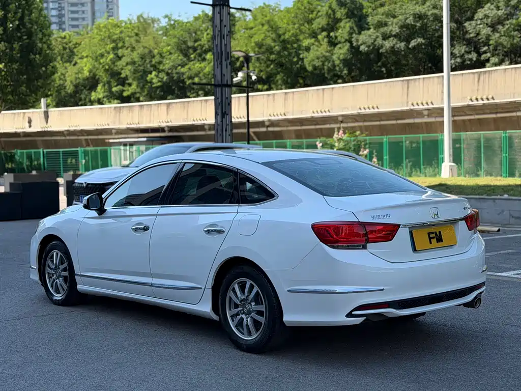 Honda Spirior 2017 — фото 15