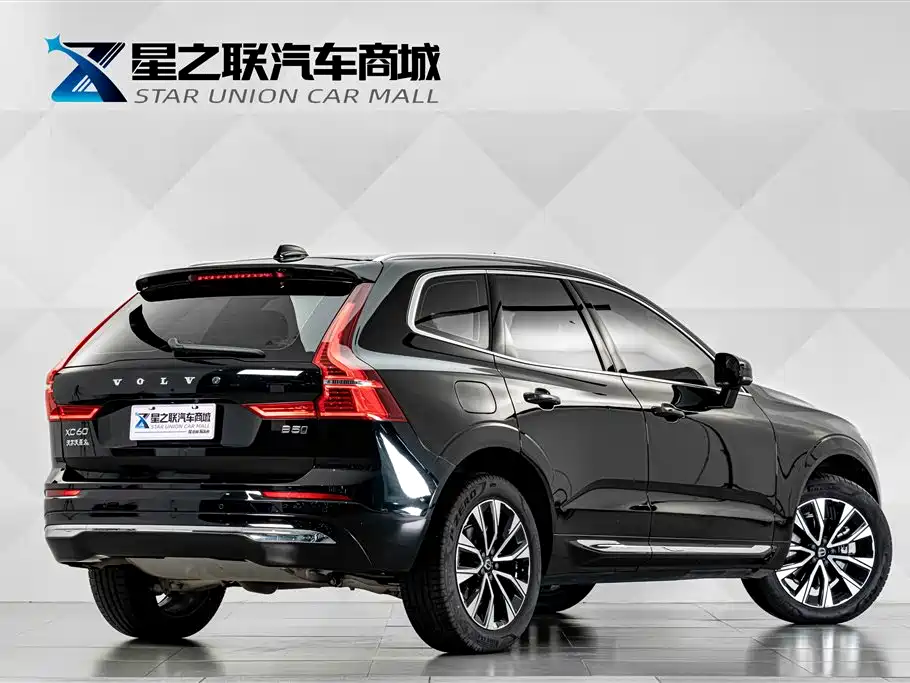 Volvo XC60 2024 — фото 6