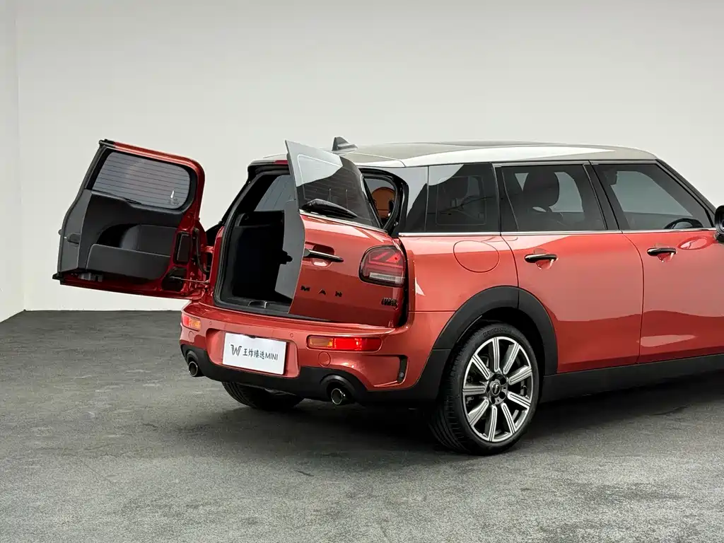 MINI Clubman 2024 — фото 20