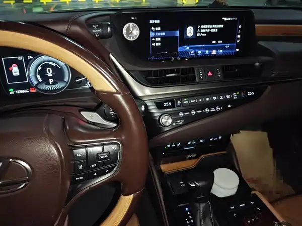 Lexus ES 2021