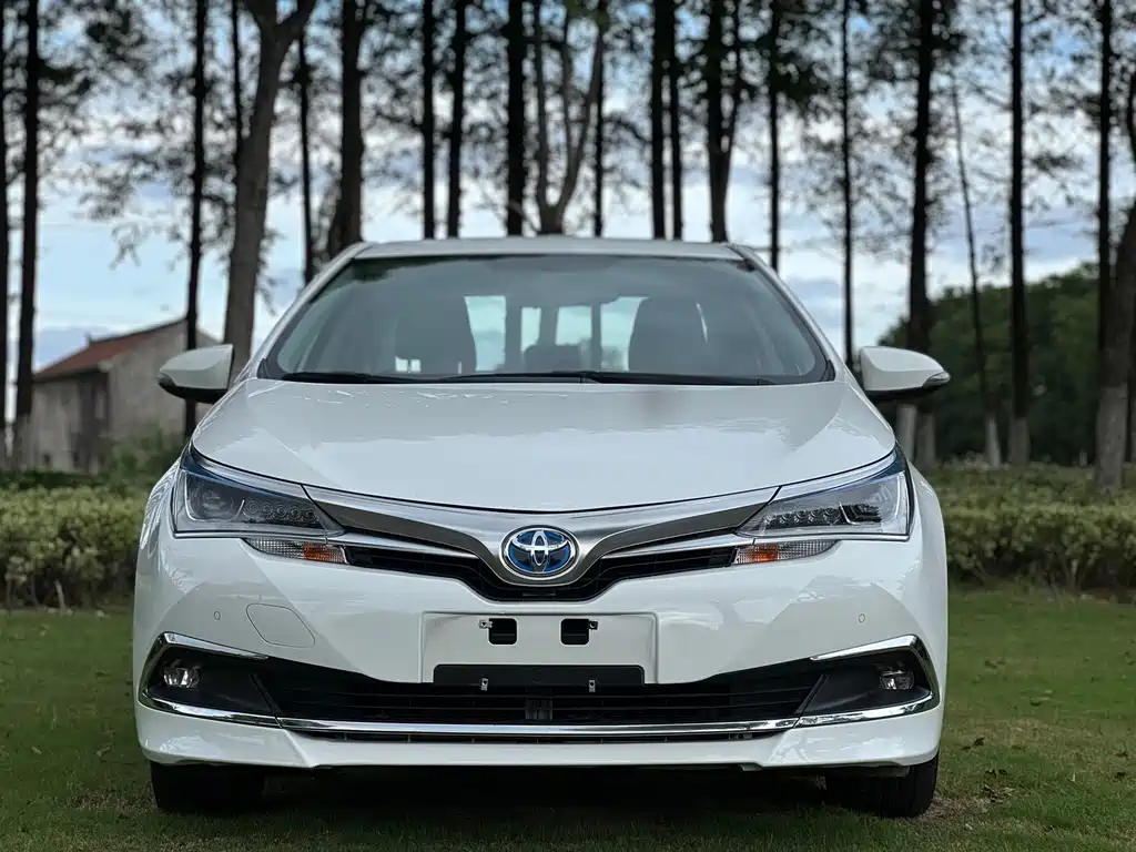 Toyota Corolla 2018 — фото 2