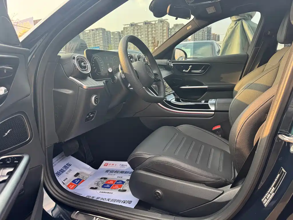 Mercedes-Benz C-Class 2023 — фото 25