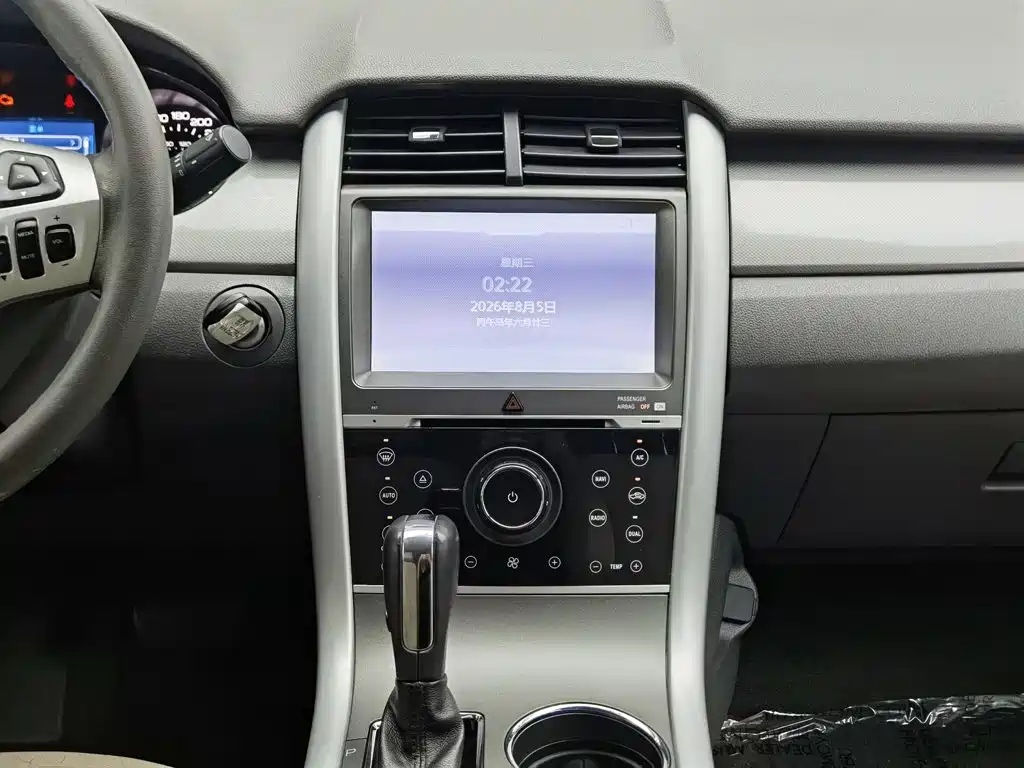 Ford Edge 2015 — фото 12