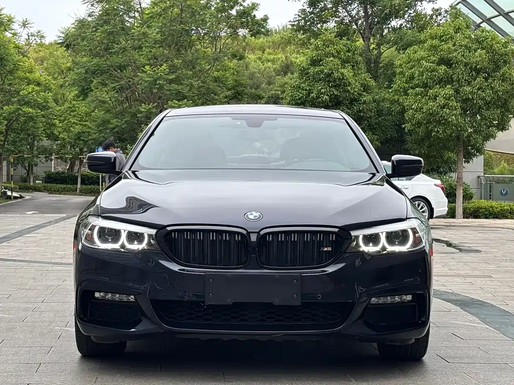 BMW 5 Series 2018 — фото 2