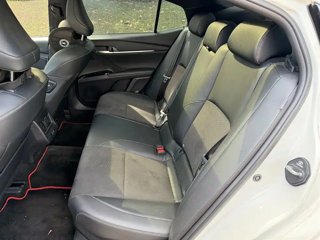 Toyota Camry 2025 — фото 10