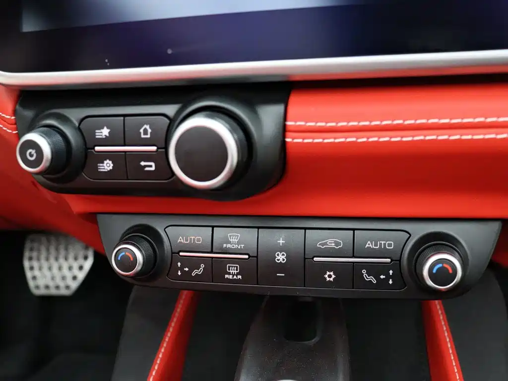 Ferrari Portofino 2019 — фото 13
