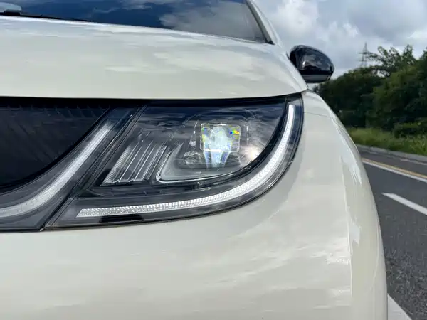 BYD Dolphin 2023