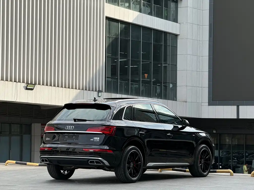 Audi Q5L 2022 — фото 6