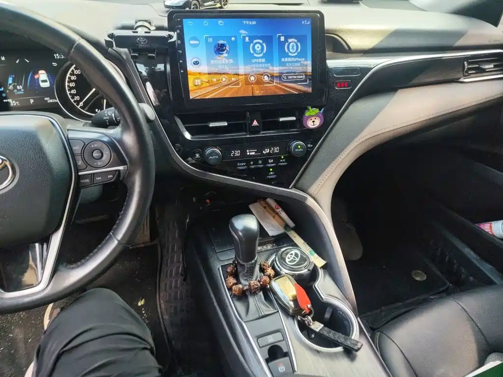 Toyota Camry 2023 — фото 14