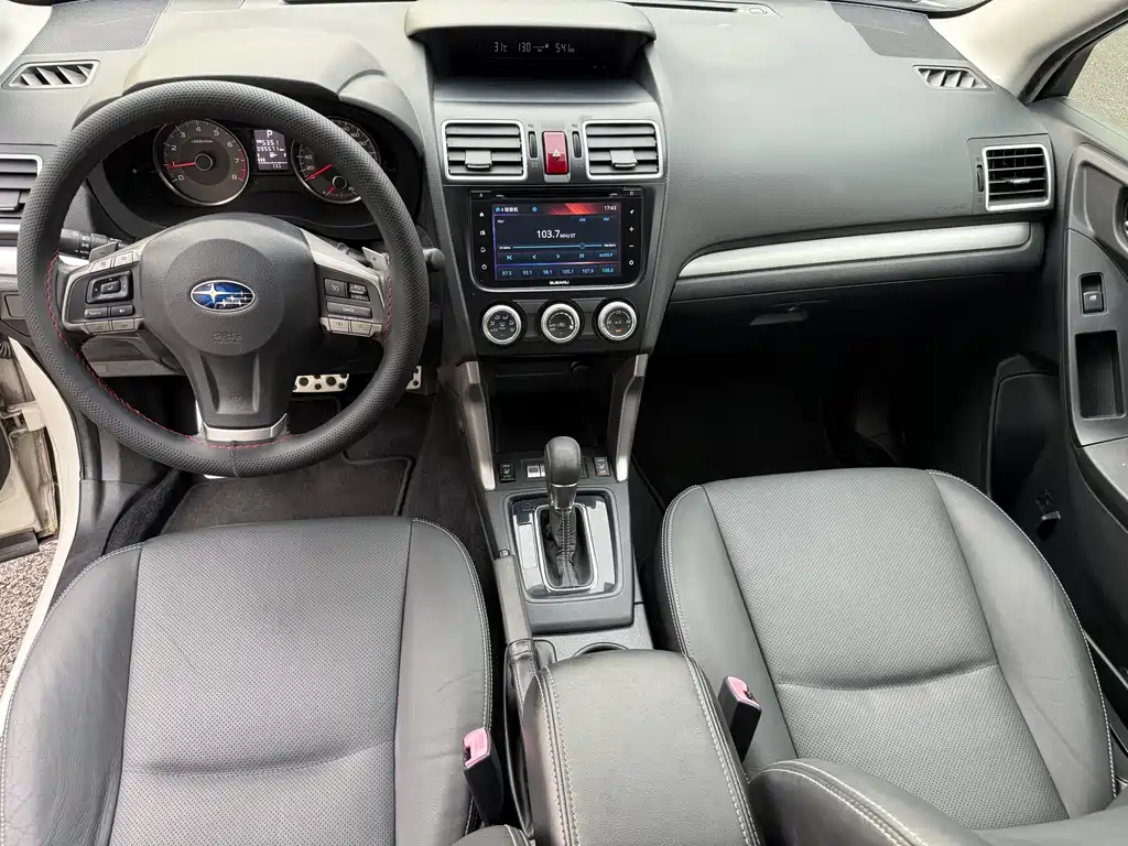 Subaru Forester 2015 — фото 8