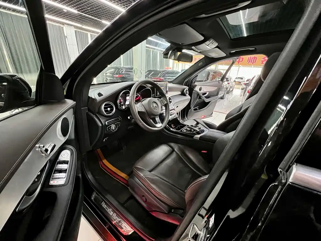 Mercedes-Benz GLC 2017 — фото 10