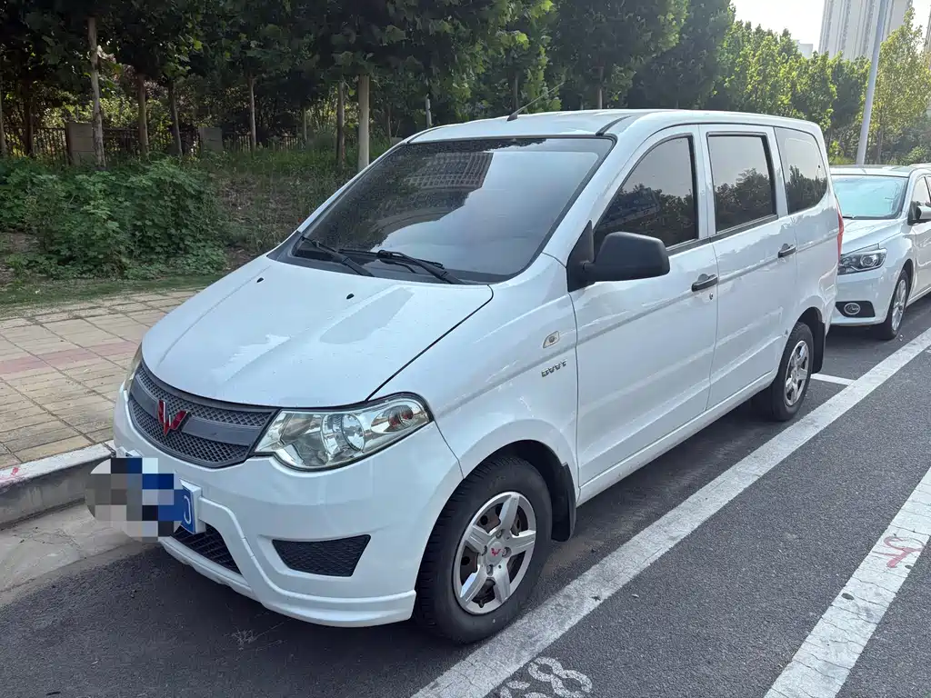 Wuling Hongguang 2018