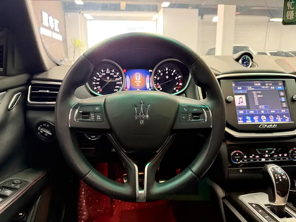 Maserati Ghibli 2016 — фото 8