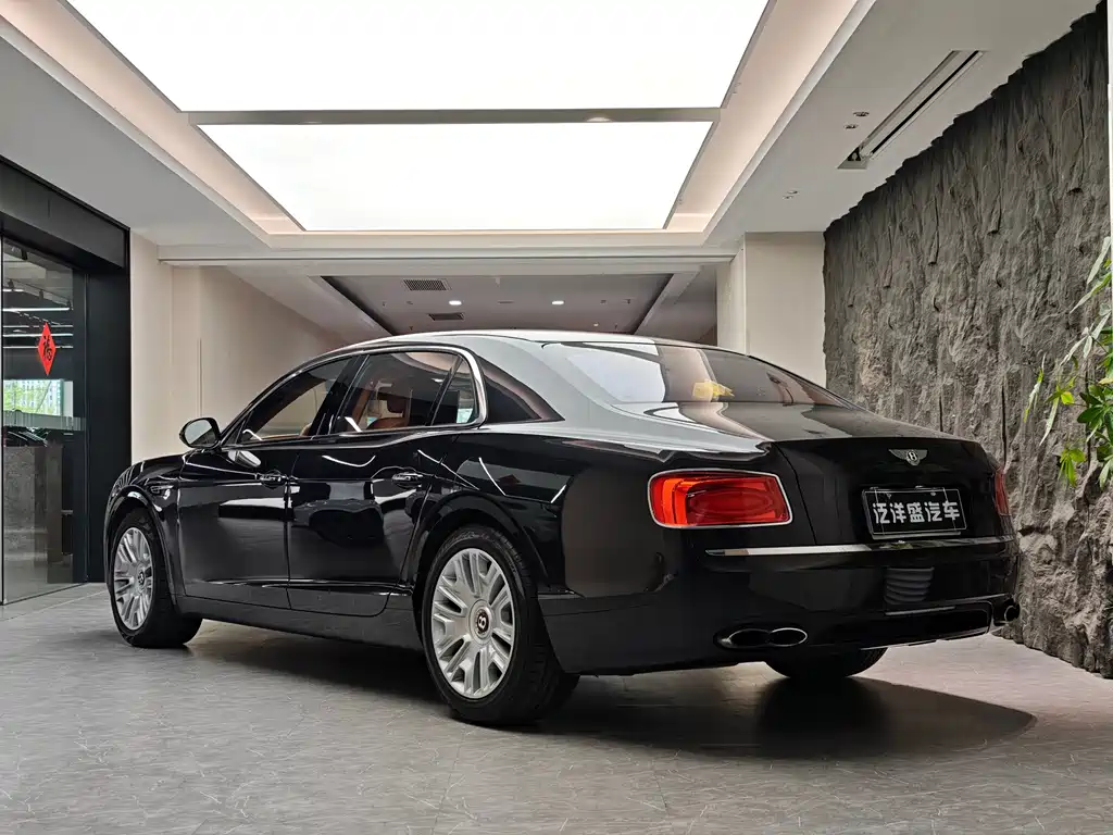 Bentley Flying Spur 2016 — фото 13