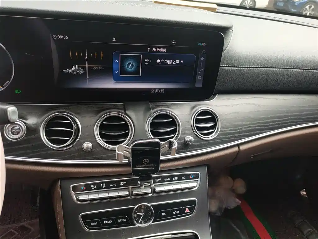Mercedes-Benz E-Class 2020 — фото 10