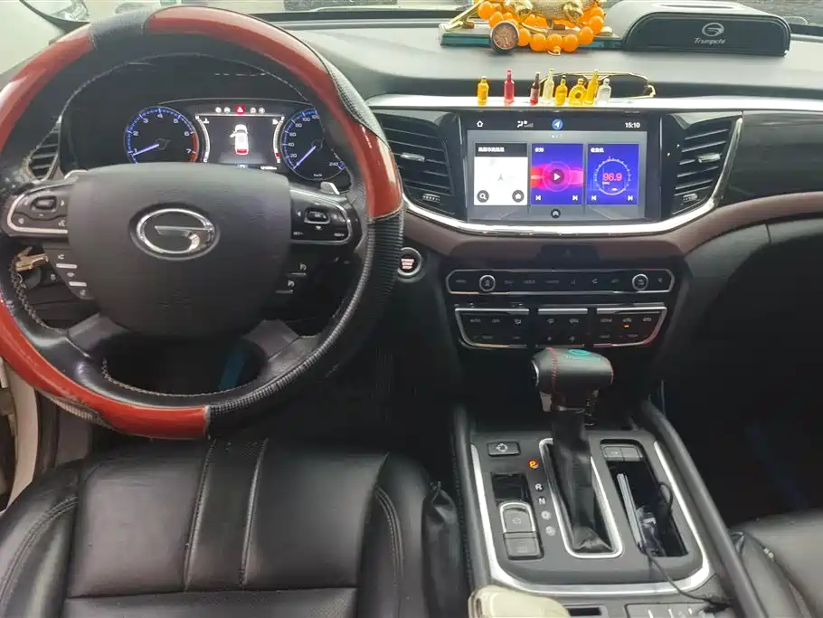 GAC Motor Trumpchi GS8 2017 — фото 12