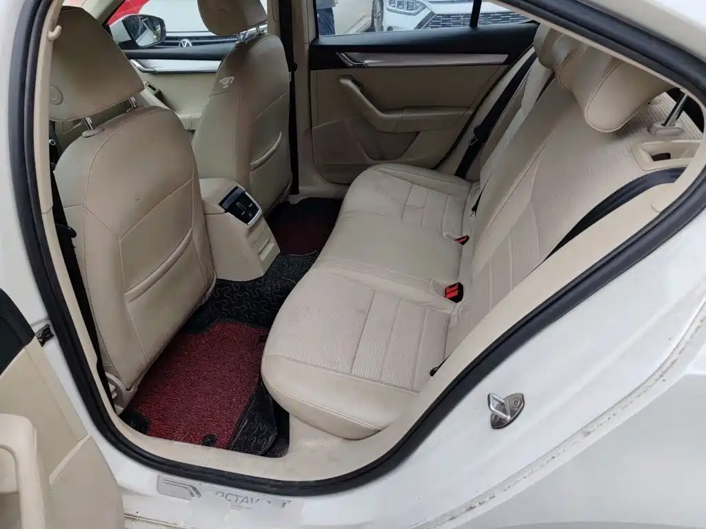 Skoda Octavia 2014 — фото 15