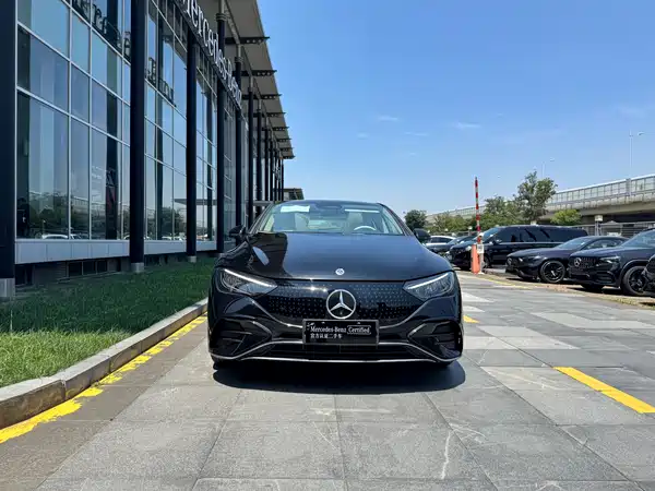 Mercedes-Benz EQE 2025
