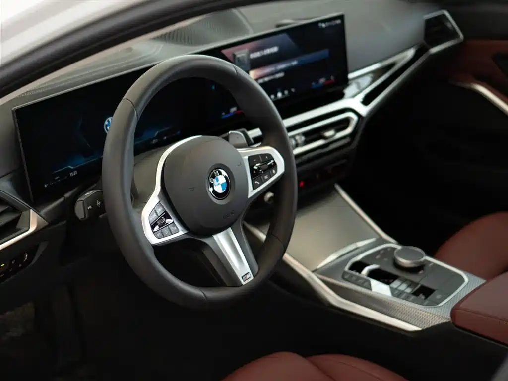 BMW 3 Series 2025 — фото 11