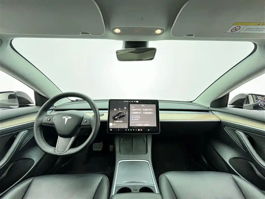 Tesla Model 3 2023 — фото 16