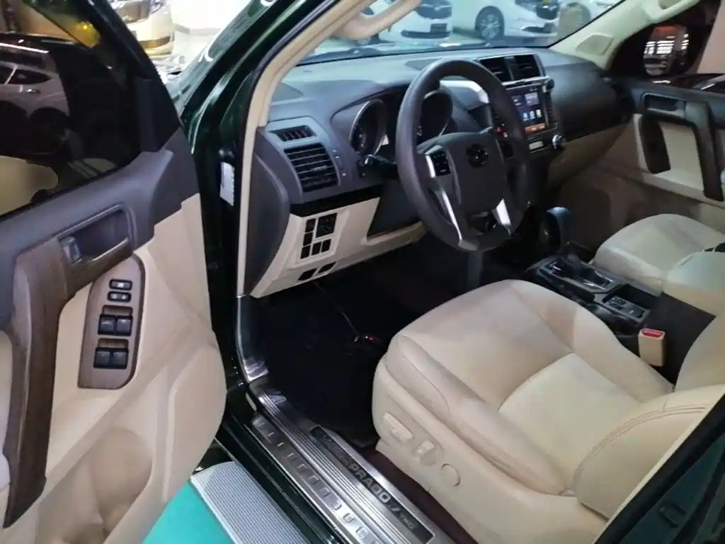 Toyota Prado 2015 — фото 16