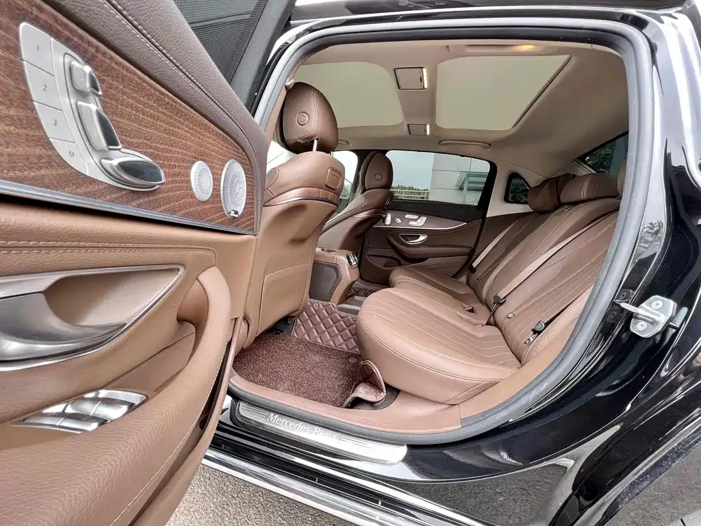 Mercedes-Benz E-Class 2020 — фото 8