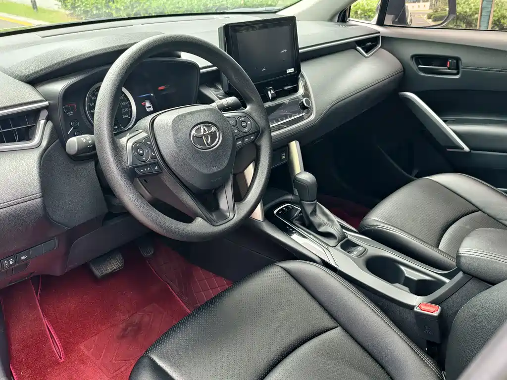 Toyota Corolla Cross 2023 — фото 23