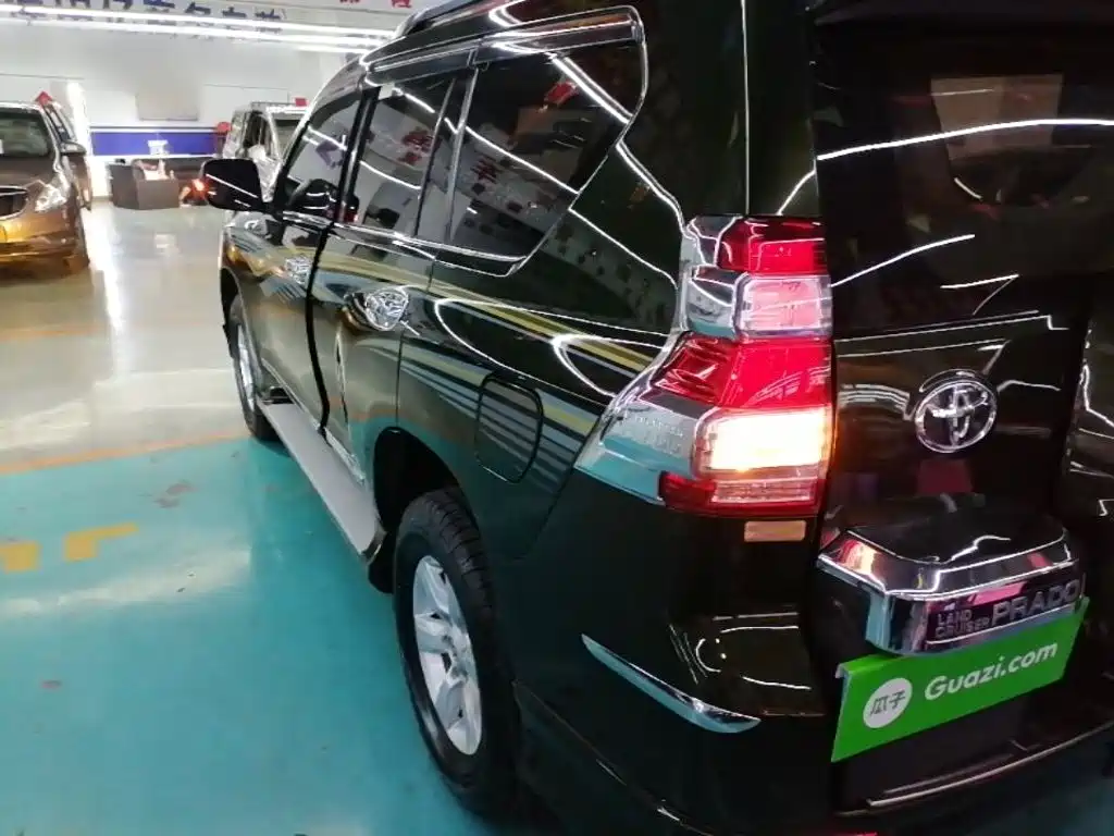 Toyota Prado 2015 — фото 5