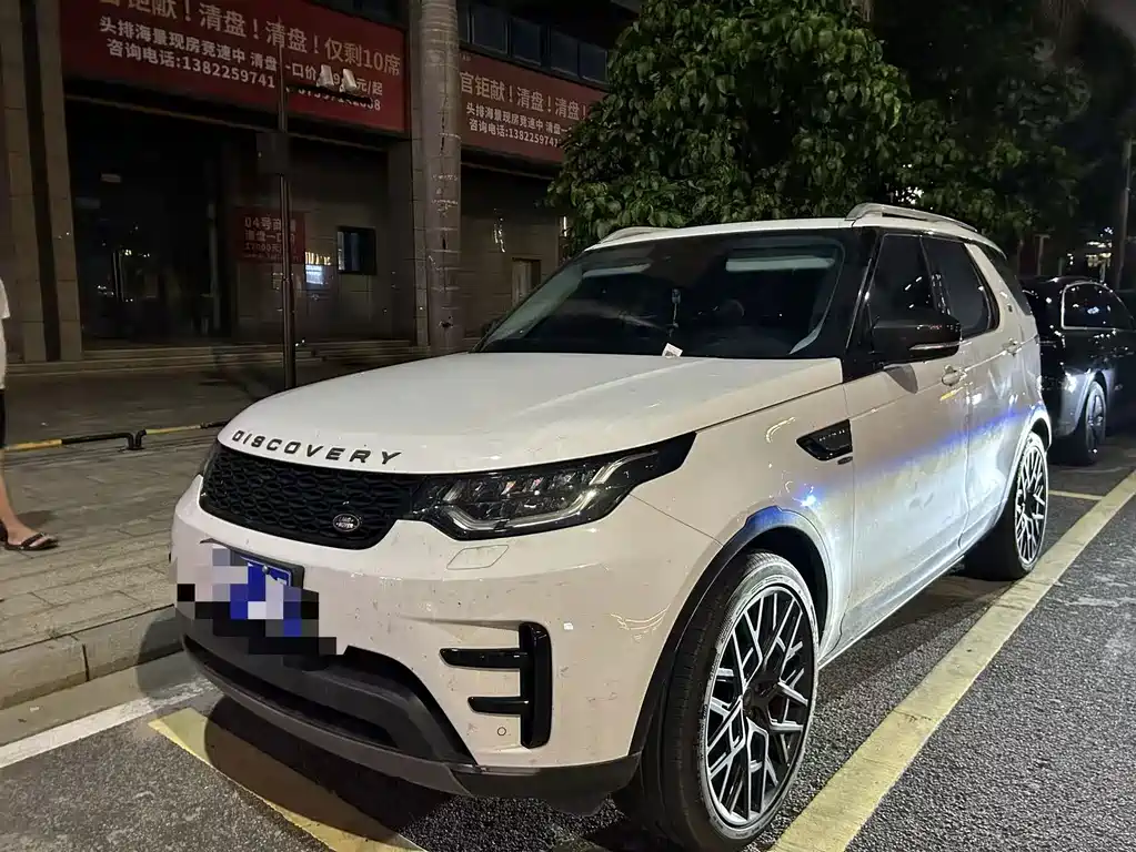 Land Rover Discovery 2018 — фото 1