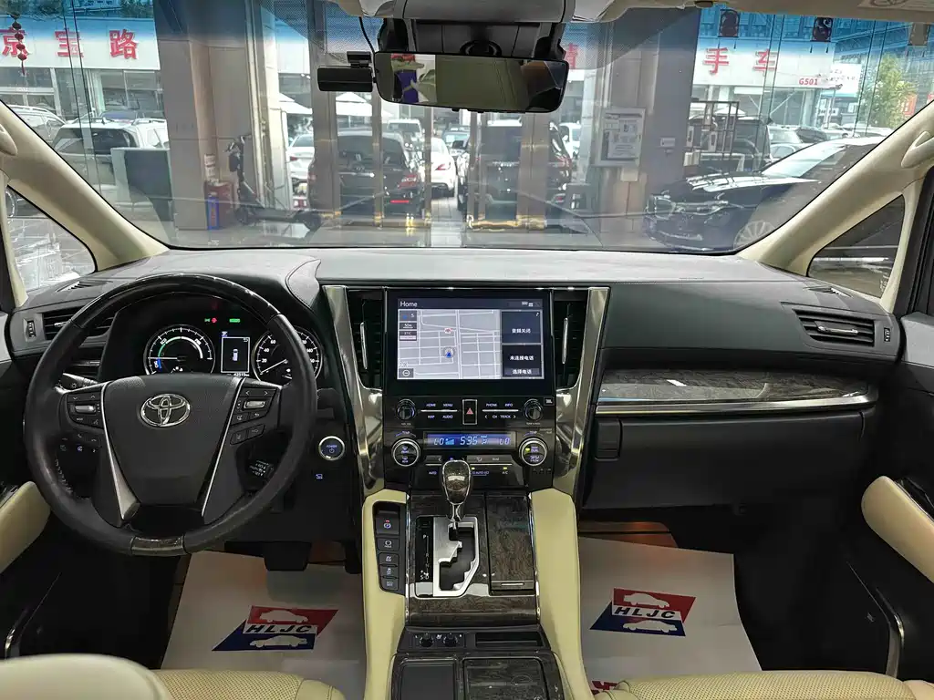Toyota Alphard 2021 — фото 11