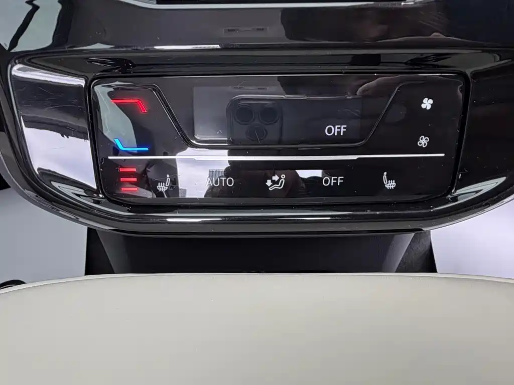 Audi Q6 2022 — фото 16