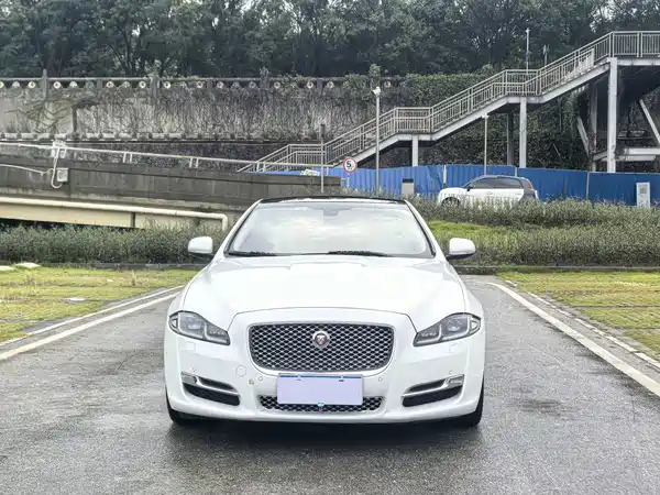 Jaguar XJ 2016