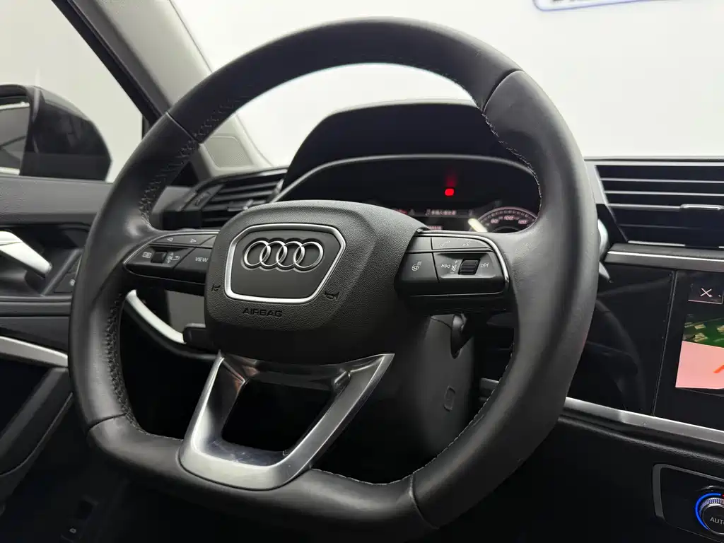 Audi Q3 2022 — фото 13