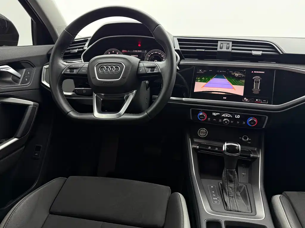 Audi Q3 2022 — фото 10