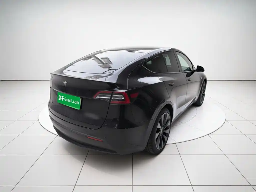 Tesla Model Y 2023 — фото 4