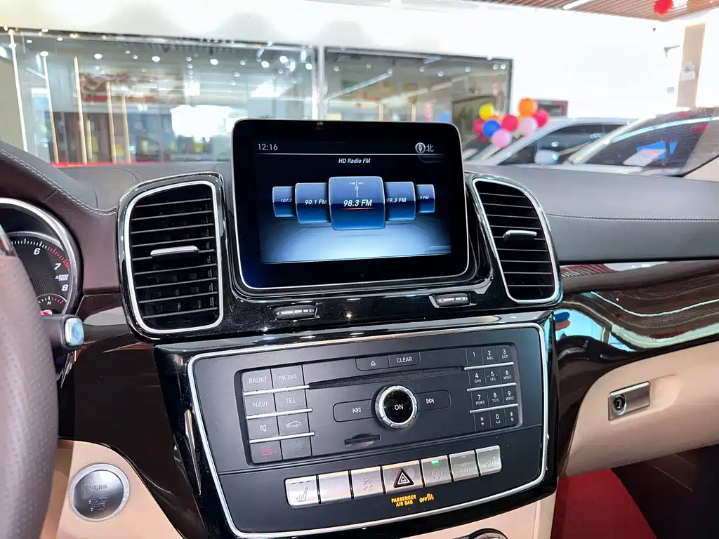 Mercedes-Benz GLS 2018 — фото 10