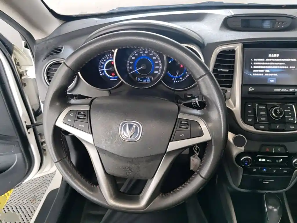 Changan Eado XT 2015 — фото 11