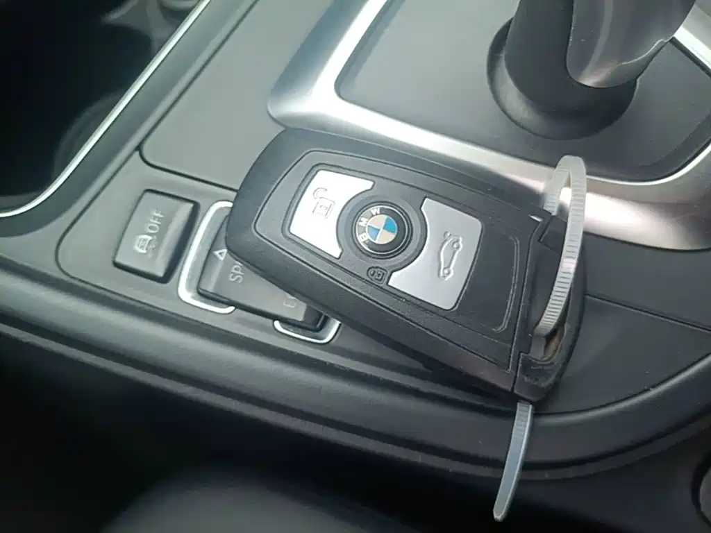 BMW 3 Series 2016 — фото 9