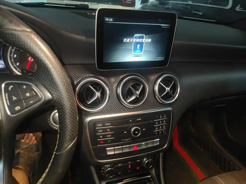 Mercedes-Benz A-Class 2017 — фото 13