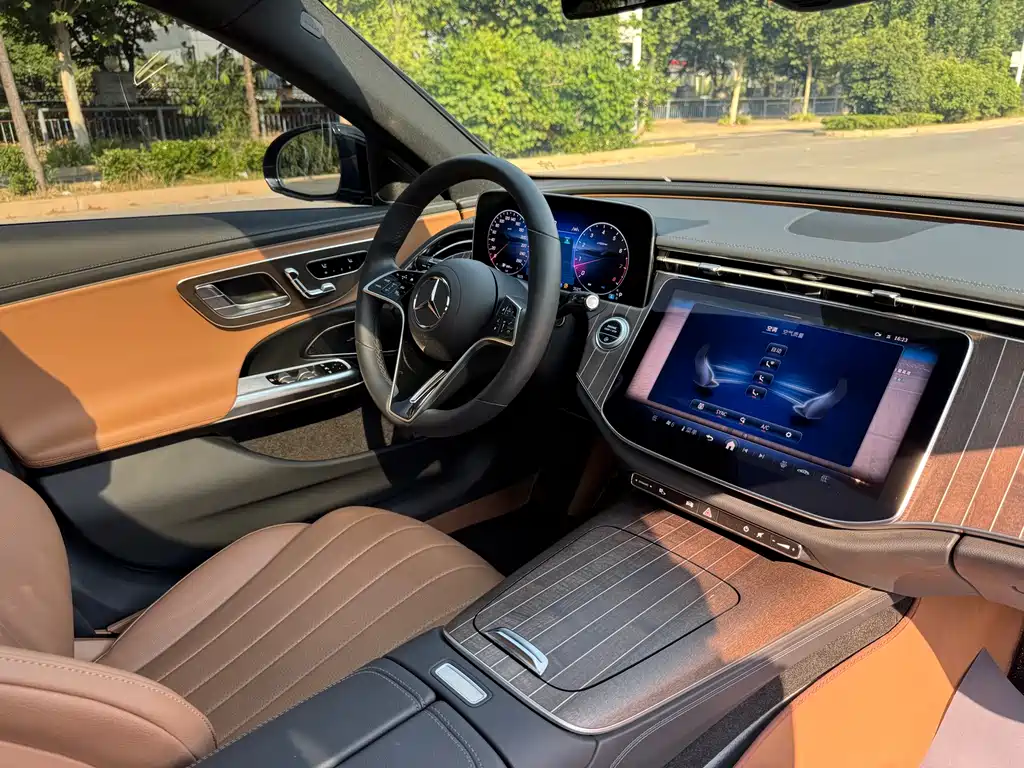 Mercedes-Benz E-Class 2024 — фото 14